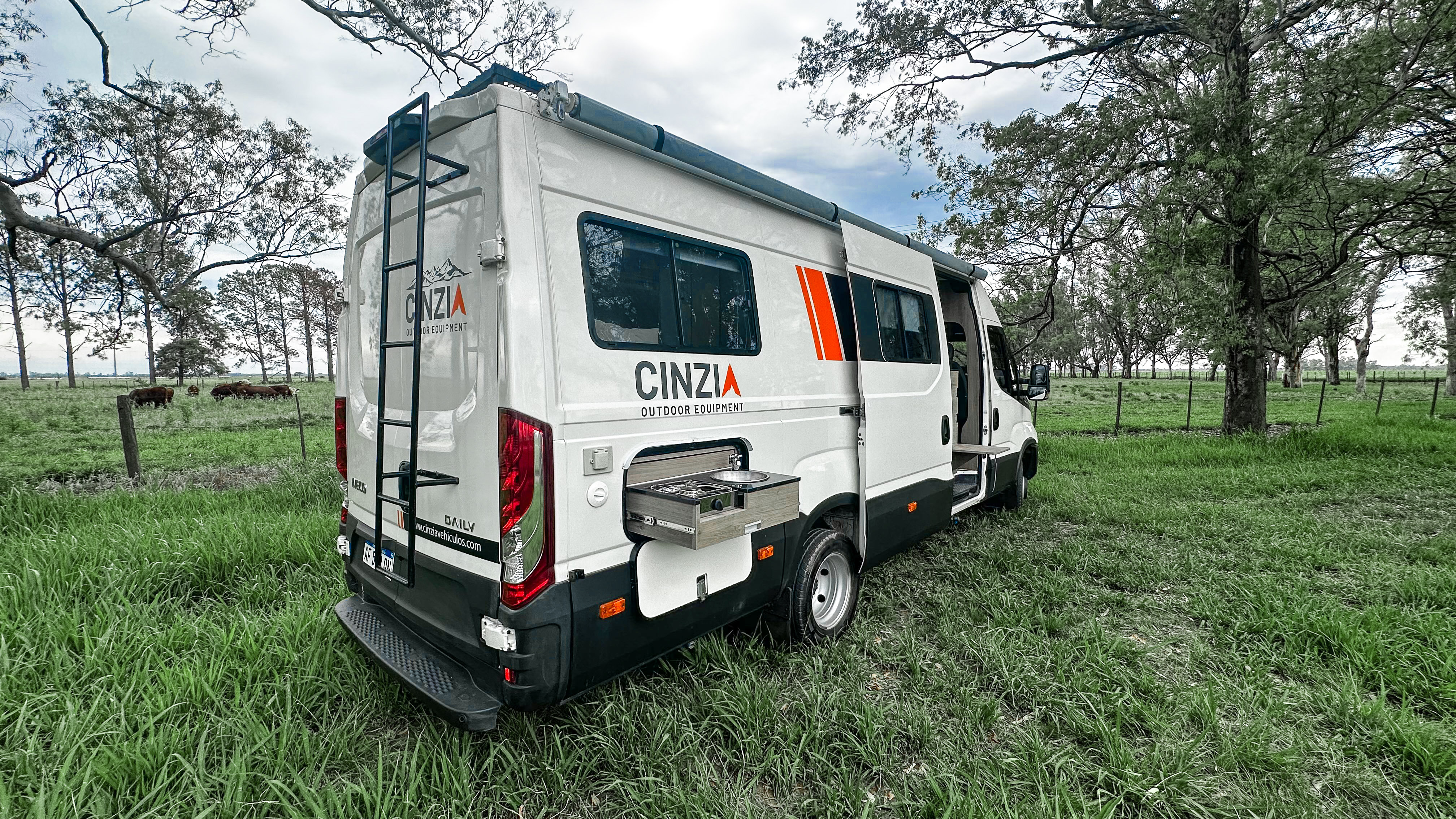 Garrafa 20L con ducha portátil 12V furgoneta Camper Autocaravana