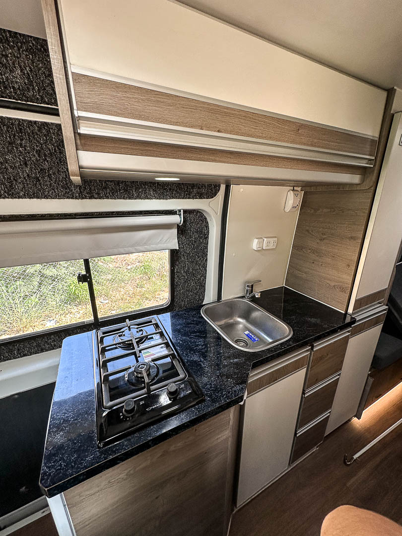 Motorhome Furgon 4 Personas. 08