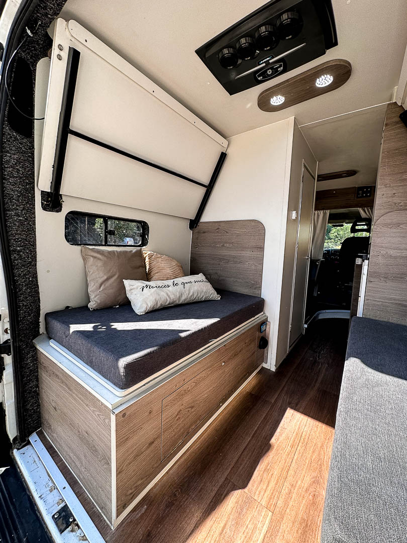 Motorhome Furgon 4 Personas. 08