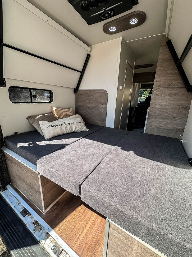 Motorhome Furgon 4 Personas. 08