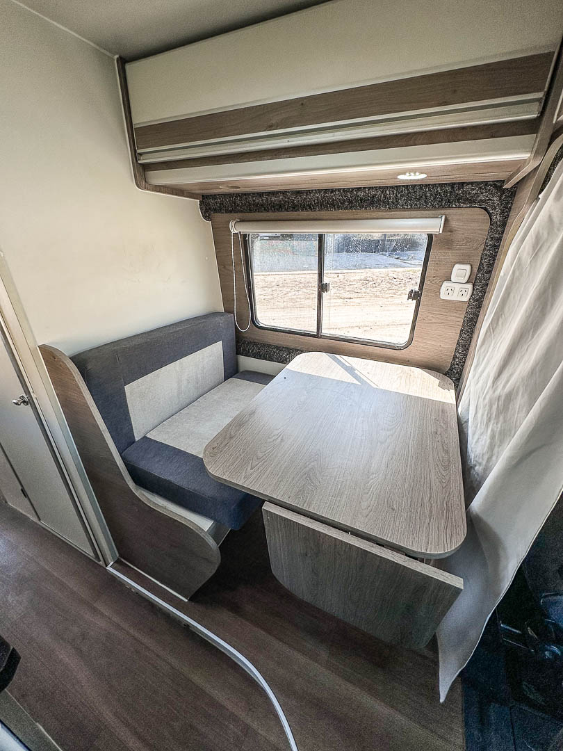 Motorhome Furgon 4 Personas. 13