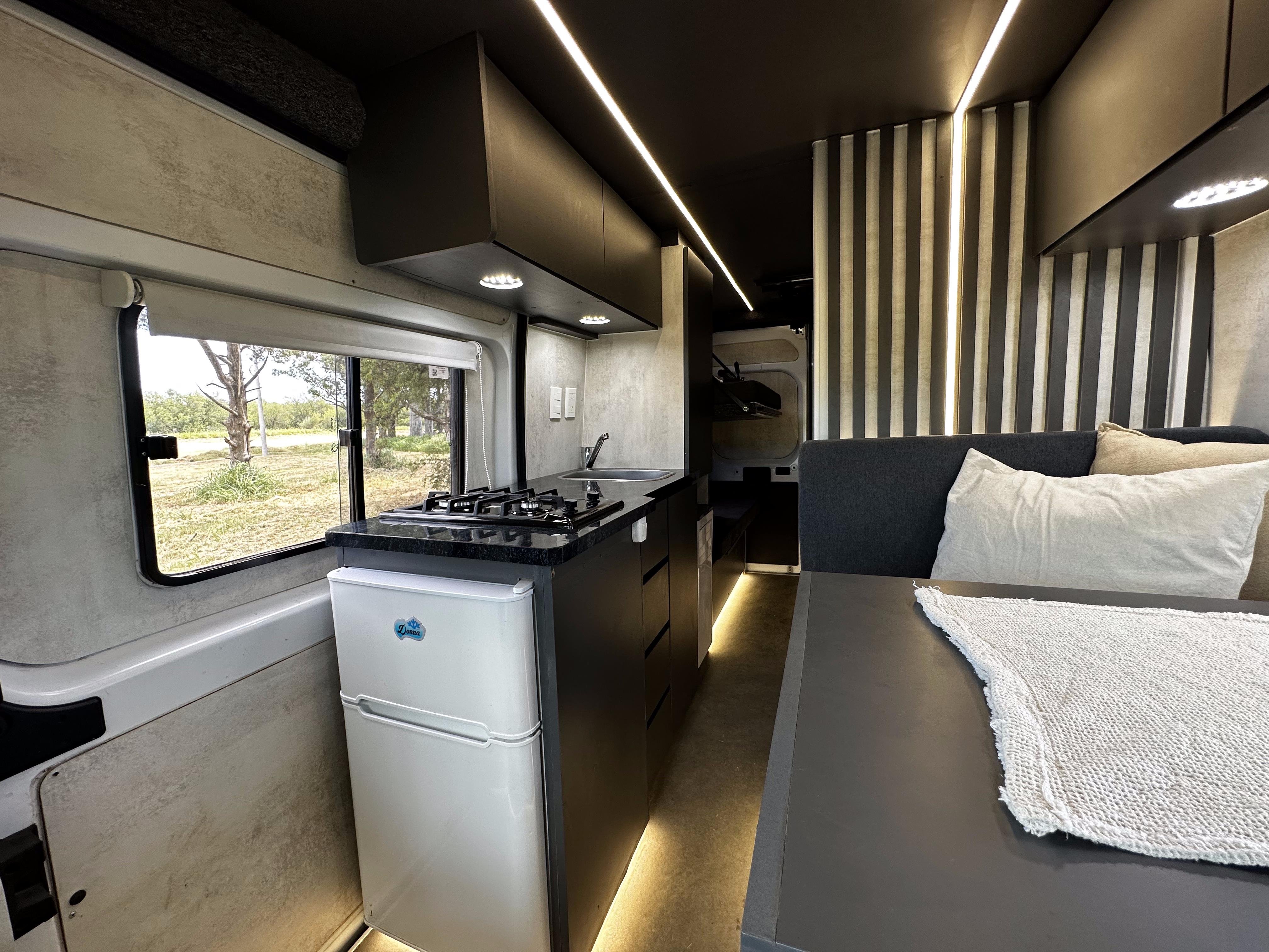 Motorhome Furgon 2/4 Personas 